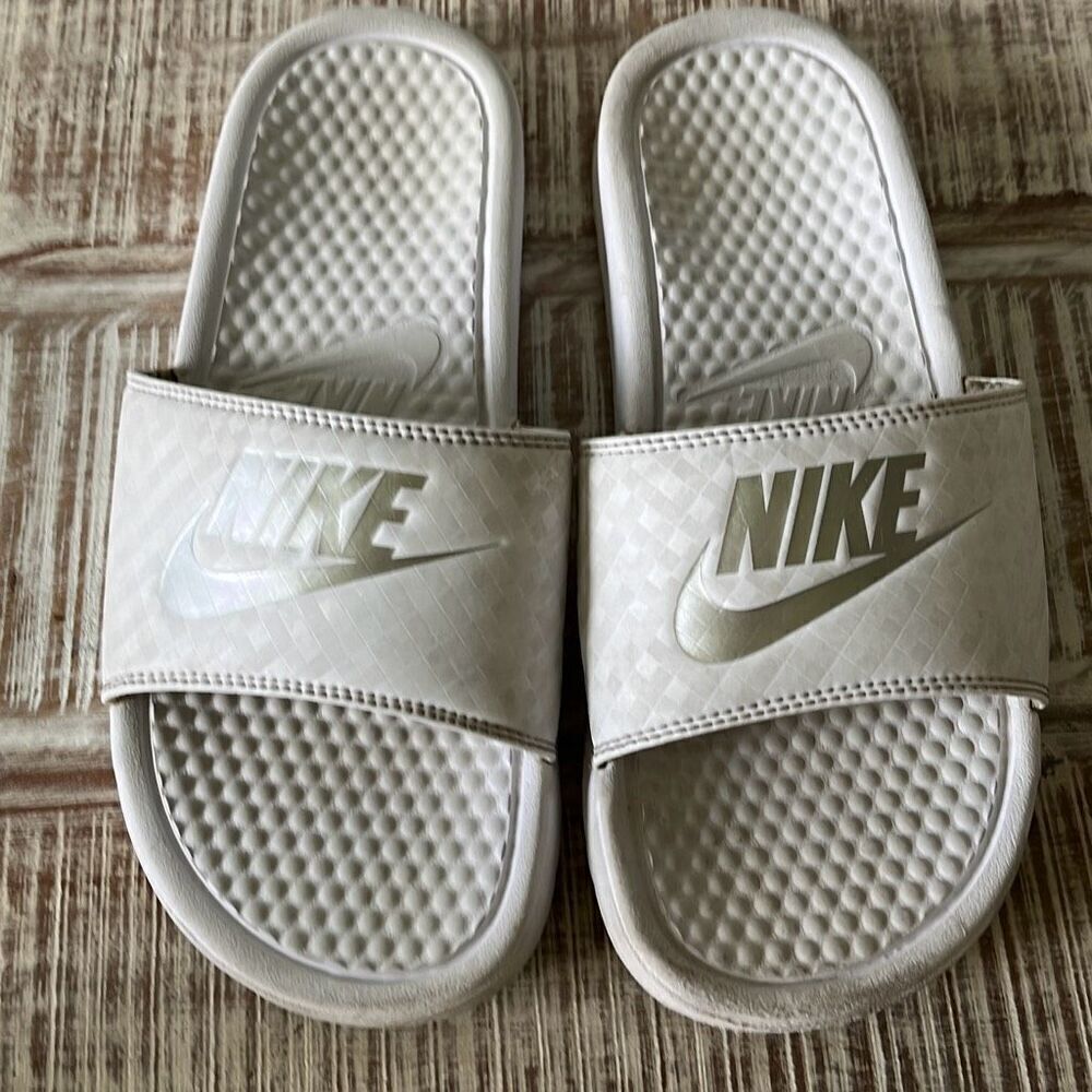 Nike Benassi "Just Do It." sandal women size 8